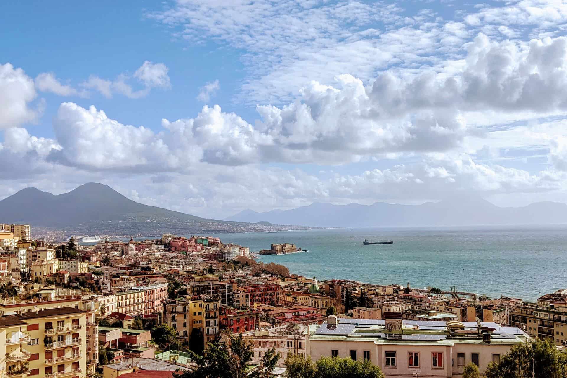 Avgust: V Neapelj iz Benetk za 36€ (letalska karta)